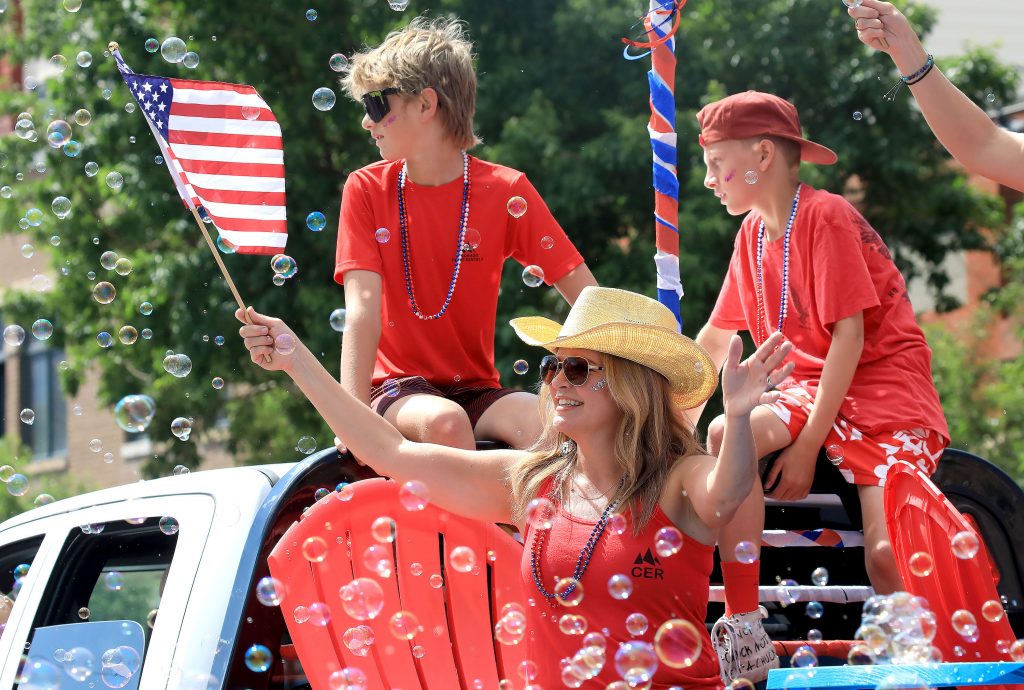 Fourth of July celebration rolls down Lincoln Avenue to the delight of